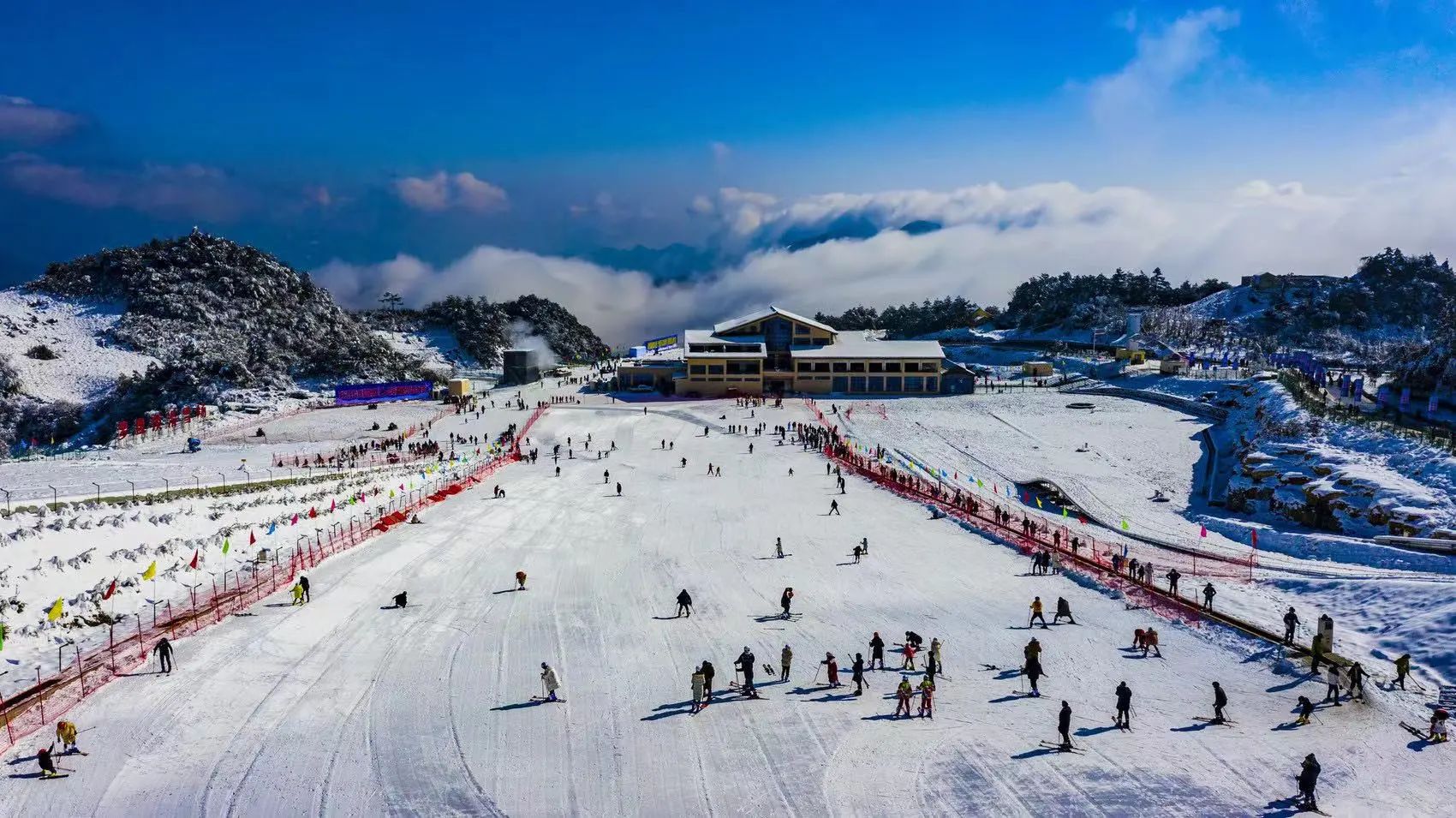 廣元市朝天區(qū)曾家山滑雪場(chǎng)景區(qū)游樂(lè)項(xiàng)目